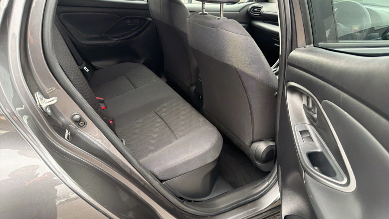 Toyota Yaris 1.5 Hybrid Design 5dr CVT Hybrid Hatchback